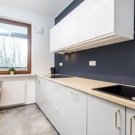 Premium White Marina Chopin Airport Apartment *