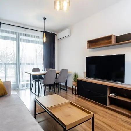 Premium White Marina Chopin Airport Apartment *