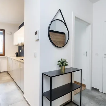 Premium White Marina Chopin Airport *