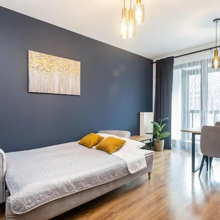 Premium White Marina Chopin Airport